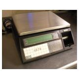 HOBART DIGITAL SCALE W/ STAINLESS STEEL TOP
