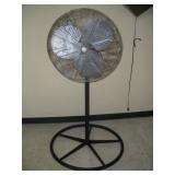24IN COMMERCIAL FAN 60IN TALL