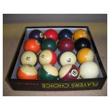 COMPLETE SET OF POOL BALLS