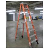 WERNER 8FT FIBERGLASS STEP LADDER