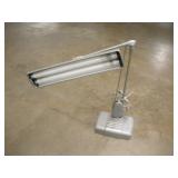 ADJUSTABLE WORK BENCH LIGHT