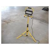 PROLIGHT LED WORK LIGHT W/ TRIPOD