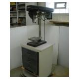 DELTA RADIAL 5 SPEED DRILL PRESS W/