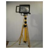 NEW FOSTORIA HALOGEN ADJUSTABLE WORK LIGHT