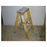 WERNER 3FT FIBERGLASS STEP LADDER