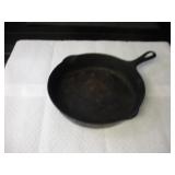 GRISWOLD #7 CAST IRON SKILLET