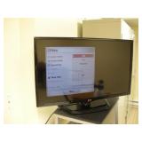 LG 32IN FLAT SCREN TV W/ REMOTE
