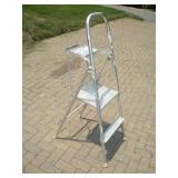 WERNER ALUM. STEP STOOL