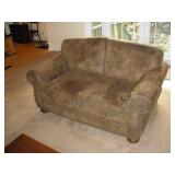 LOVE SEAT 38X64X32