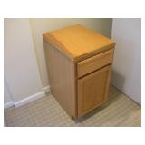 OAK CABINET 18X24X36