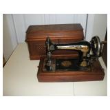 VINTAGE SINGER SEWING MACHINE