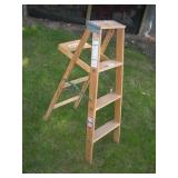 WERNER 4FT WOODEN STEP LADDER