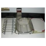 ASSORTED KITCHEN ITEMS