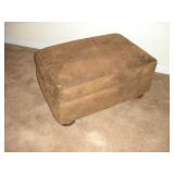 OTTOMAN 35X23X16