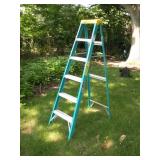 LOUISVILLE 6FT FIBERGLASS STEP LADDER