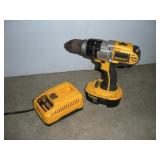 DEWALT 18V CORDLESS 1/2 IN HAMMER DRILL W/