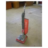 SANITAIRE COMMERCIAL VACCUM CLEANER