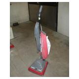 SANITAIRE COMMERCIAL VACCUM CLEANER