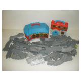 THOMAS THE TRAIN TRACKS & ACCESSORIES