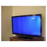 NEXUS 42 IN FLAT SCREEN TV WITH REMOTE