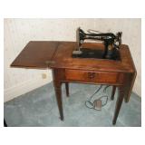 VINTAGE SINGER SEWING MACHINE MODEL AB444436--