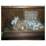 ASSORTED DRINKING GLASSES  CONTENTS OF SHELF