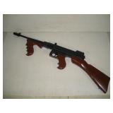 THOMPSON SUBMACHINE GUN AIRSOFT RIFLE - -