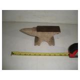 VINTAGE 8IN STEEL ANVIL 8X3X5
