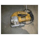 DEWALT SCROLL SAW W/ KEYLESS CHUCK
