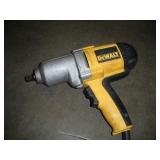 DEWALT 1/2 IN DRIVE IMPACT GUN