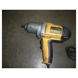 DEWALT 1/2 IN DRIVE IMPACT GUN