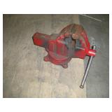 BENCH VISE W/ 3 1/2 IN JAW - 15 IN LONG