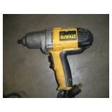 DEWALT 1/2 IN DRIVE IMPACT GUN