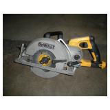 DEWALT 7 1/4 IN WORM DRIVE CIRCULAR SAW