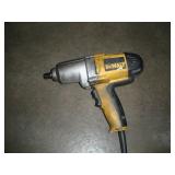 DEWALT 1/2 IN DRIVE IMPACT GUN