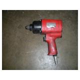 UNIVERSAL TOOL 3/4 IN DRIVE PNEUMATIC IMPACT GUN