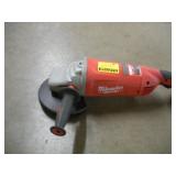 MILWAUKEE 6 IN ANGLE GRINDER