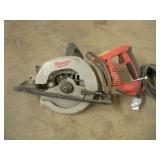 MILWAUKEE 7 1/4 IN WORM DRIVE CIRCULAR SAW