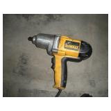 DEWALT 1/2 IN DRIVE IMPACT GUN