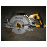 DEWALT 7 1/4 IN WORM DRIVE CIRCULAR SAW