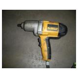 DEWALT 1/2 IN DRIVE IMPACT GUN