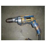 DEWALT 1/2 IN DRILL