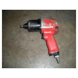 UNIVERSAL TOOL 1/2 IN DRIVE PNEUMATIC IMPACT GUN