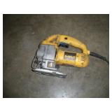 DEWALT SCROLL SAW W/ KEYLESS CHUCK