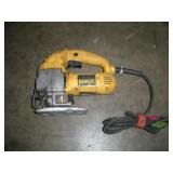 DEWALT SCROLL SAW W/ KEYLESS CHUCK