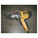 DEWALT 1/2 IN DRIVE IMPACT GUN