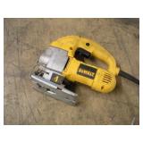DEWALT SCROLL SAW W/ KEYLESS CHUCK