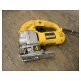 DEWALT SCROLL SAW W/ KEYLESS CHUCK