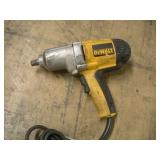 DEWALT 1/2 IN DRIVE IMPACT GUN