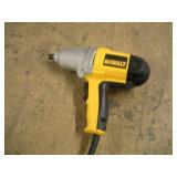 DEWALT 1/2 IN DRIVE IMPACT GUN